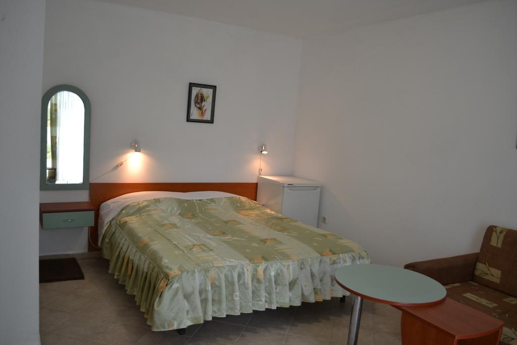Family Hotel Magnolia Μπαλτσίκ Δωμάτιο φωτογραφία