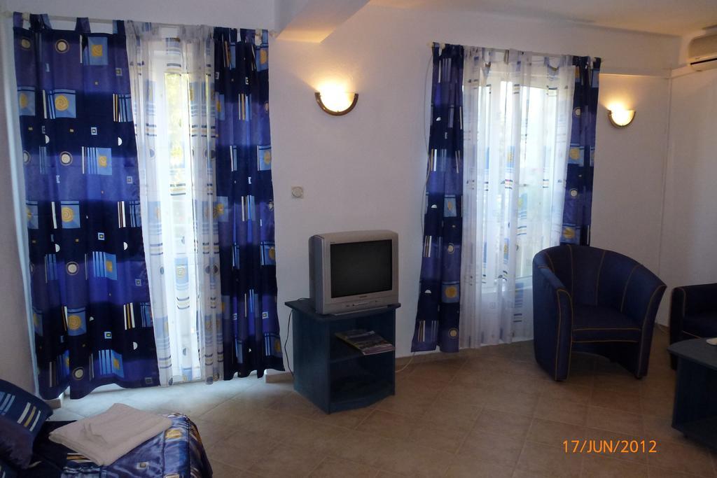 Family Hotel Magnolia Μπαλτσίκ Δωμάτιο φωτογραφία