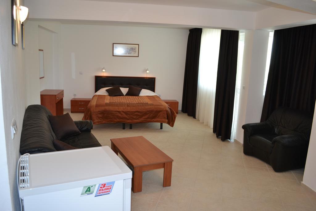 Family Hotel Magnolia Μπαλτσίκ Εξωτερικό φωτογραφία