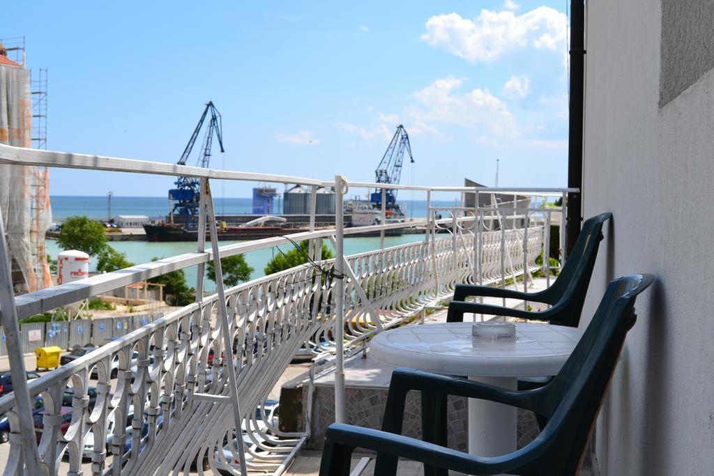 Family Hotel Magnolia Μπαλτσίκ Εξωτερικό φωτογραφία