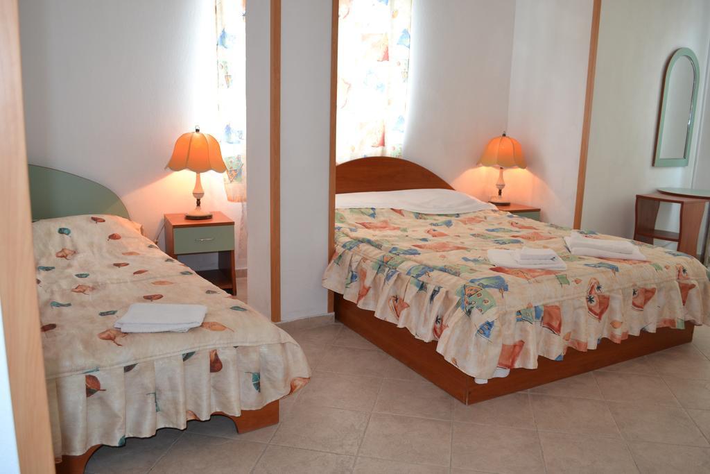 Family Hotel Magnolia Μπαλτσίκ Δωμάτιο φωτογραφία