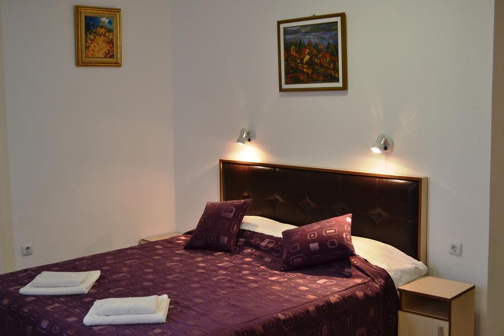 Family Hotel Magnolia Μπαλτσίκ Δωμάτιο φωτογραφία