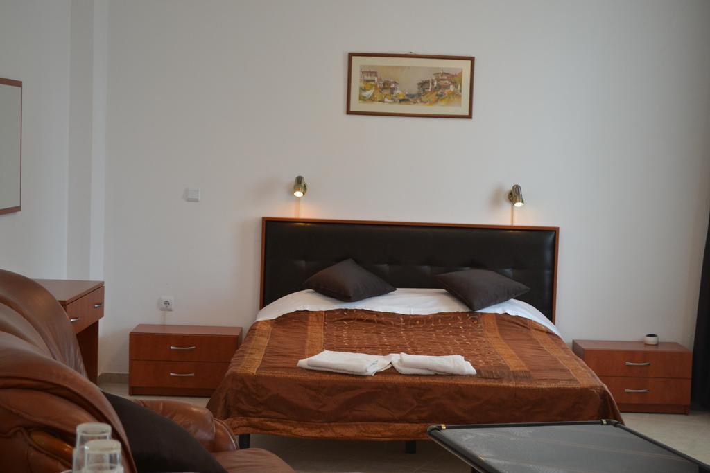 Family Hotel Magnolia Μπαλτσίκ Δωμάτιο φωτογραφία