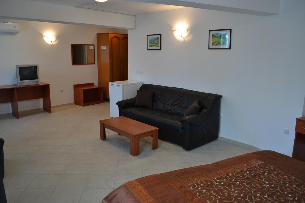 Family Hotel Magnolia Μπαλτσίκ Εξωτερικό φωτογραφία
