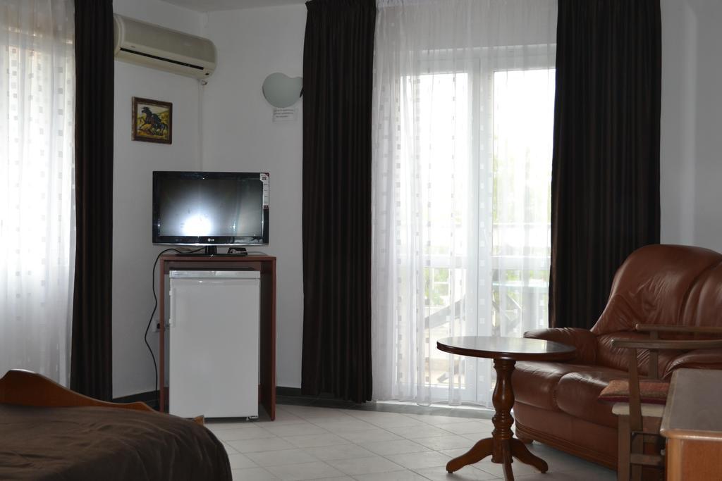 Family Hotel Magnolia Μπαλτσίκ Εξωτερικό φωτογραφία