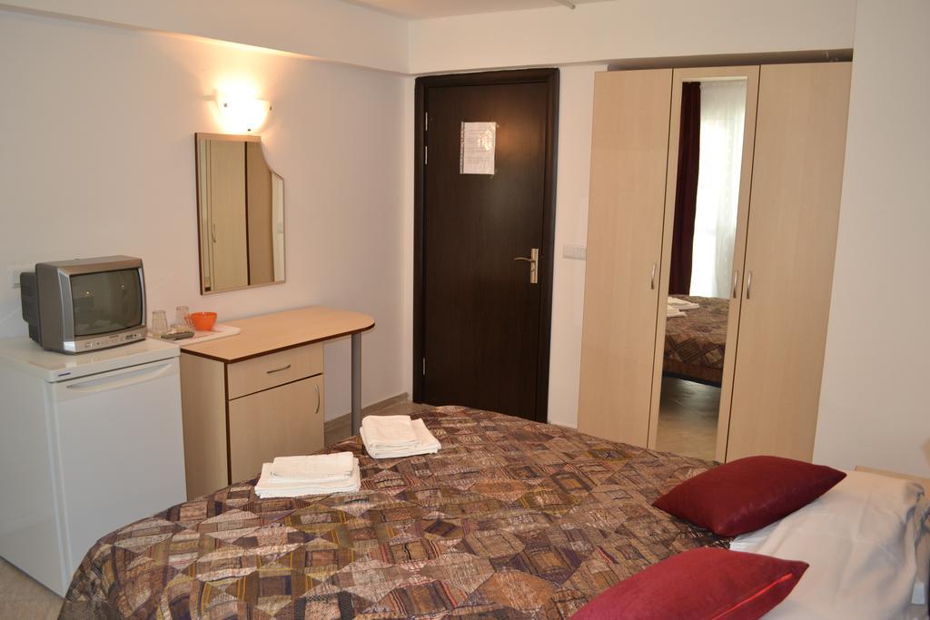Family Hotel Magnolia Μπαλτσίκ Δωμάτιο φωτογραφία