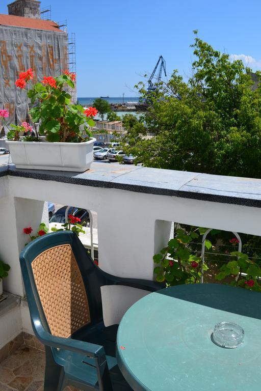 Family Hotel Magnolia Μπαλτσίκ Δωμάτιο φωτογραφία