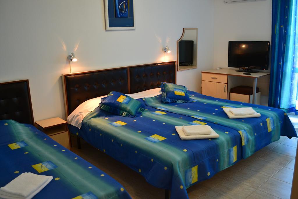 Family Hotel Magnolia Μπαλτσίκ Εξωτερικό φωτογραφία