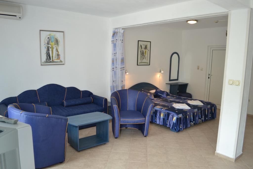 Family Hotel Magnolia Μπαλτσίκ Δωμάτιο φωτογραφία